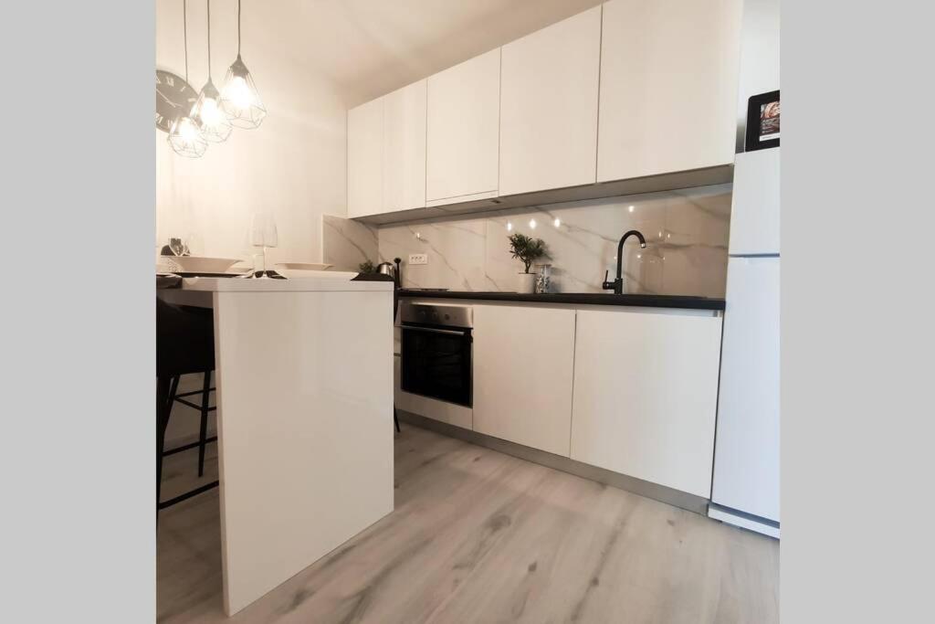 New! Top Apartment, Split View From Above מראה חיצוני תמונה