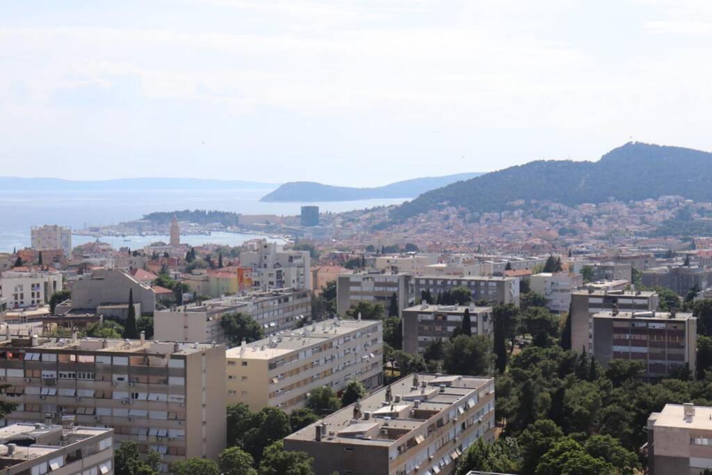 New! Top Apartment, Split View From Above מראה חיצוני תמונה