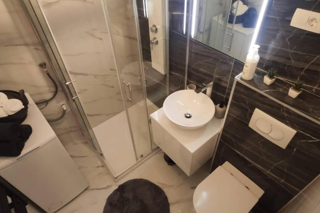 New! Top Apartment, Split View From Above מראה חיצוני תמונה